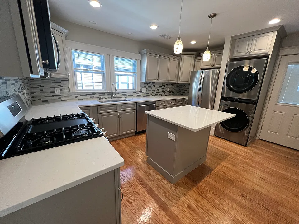154 Summer St #2