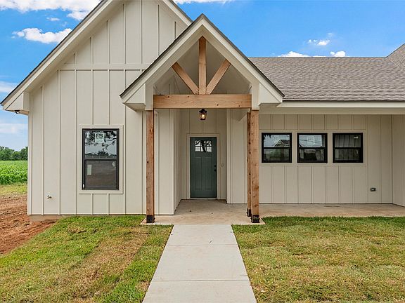 4th image of 5200 Bogey Ln