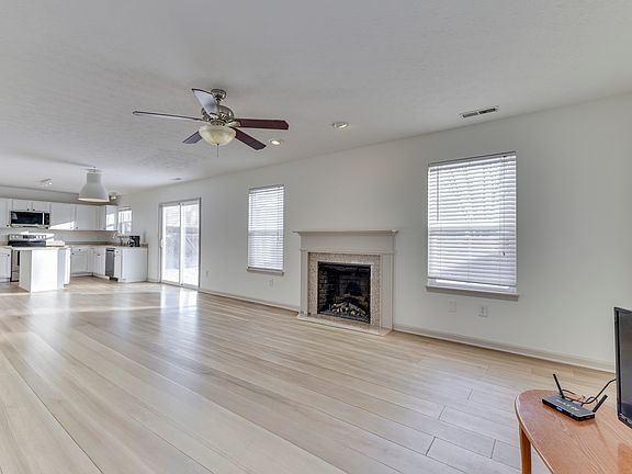 4th image of 15488 Sibley Ln