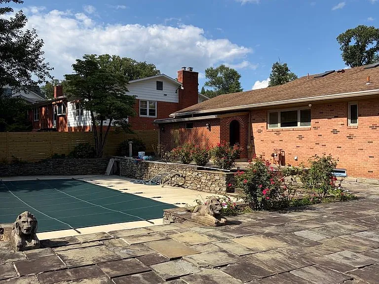 5800 Plainview Rd — Photo 35