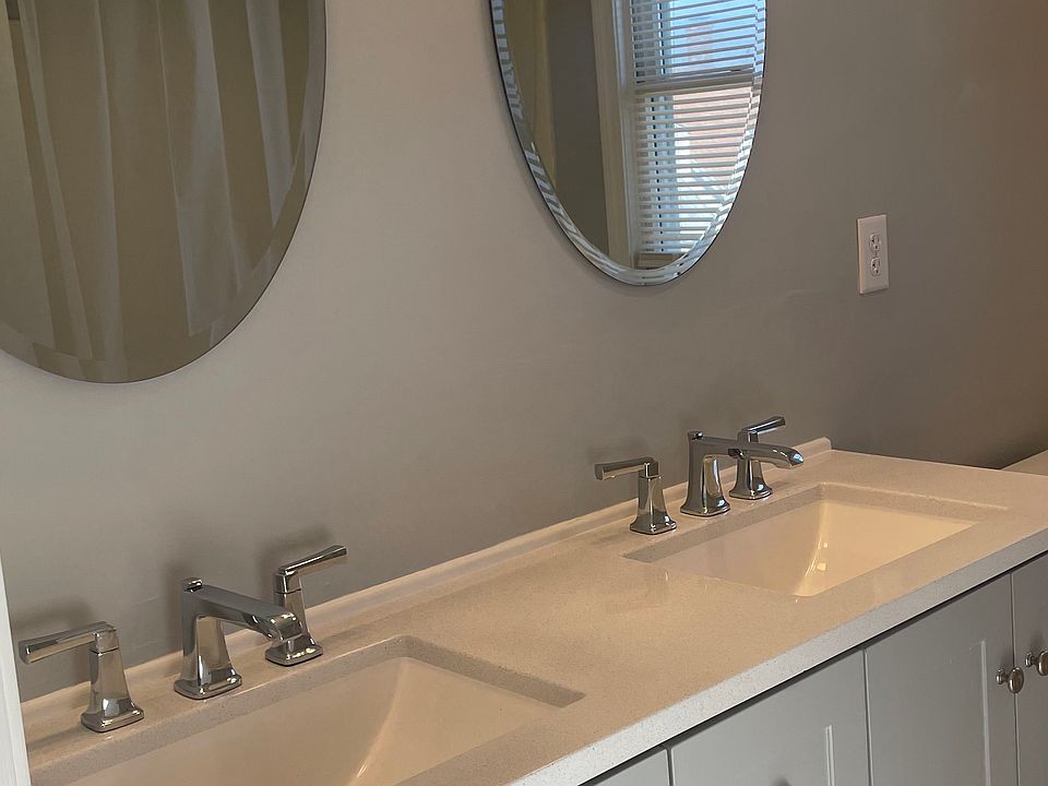 1st image of 394 Rantoul St APT 3