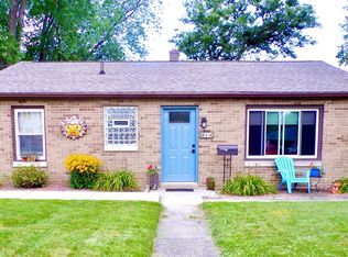 814 Yellowstone Rd, Valparaiso, IN 46385