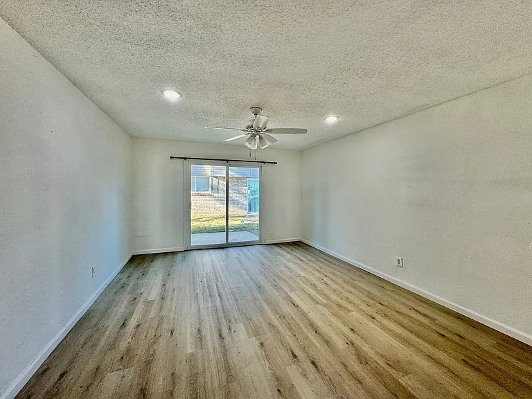 7321 Melrose Ln — Photo 30