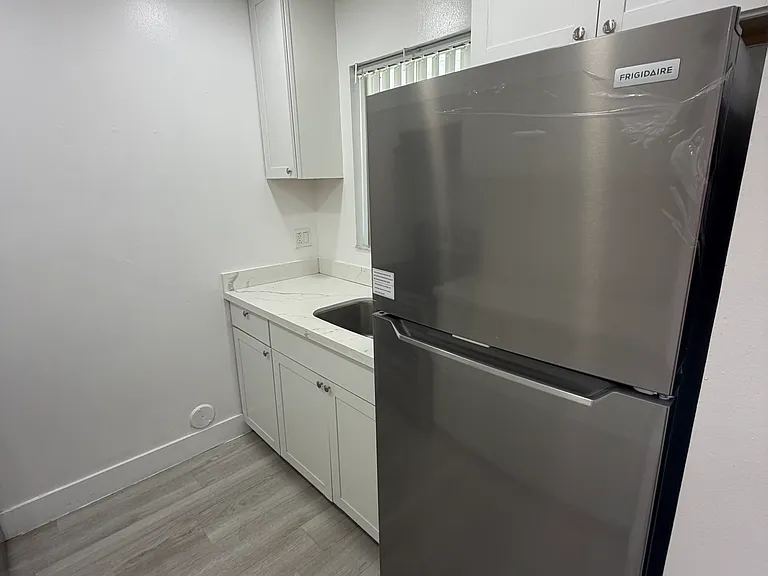 2319 Johnson St #4 — Photo 5