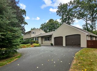 10 Donna St, Enfield, CT 06082
