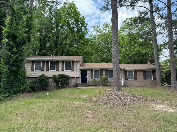 3715 Leisure Ln, Atlanta, GA 30349