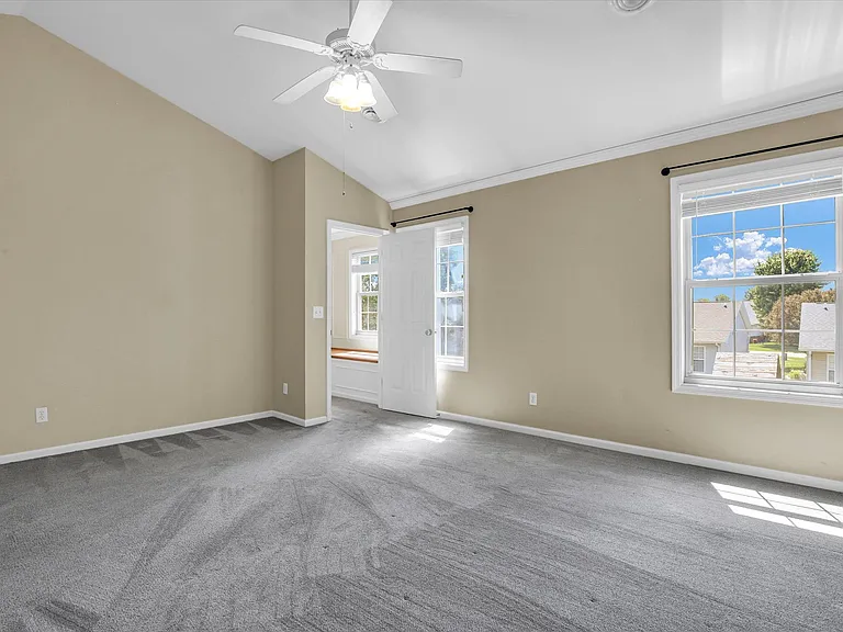 709 Indigo — Photo 18