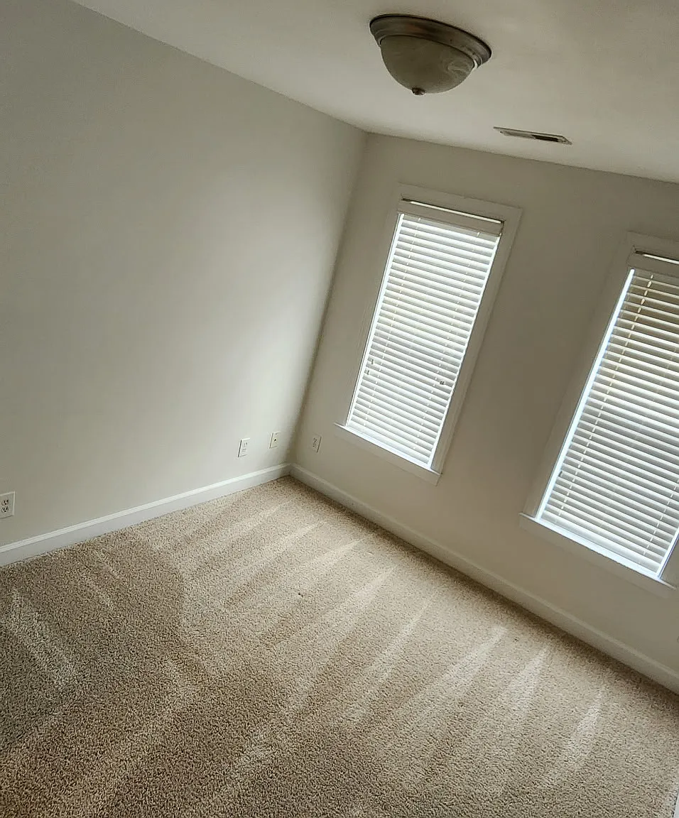 144 N Hines St — Photo 3