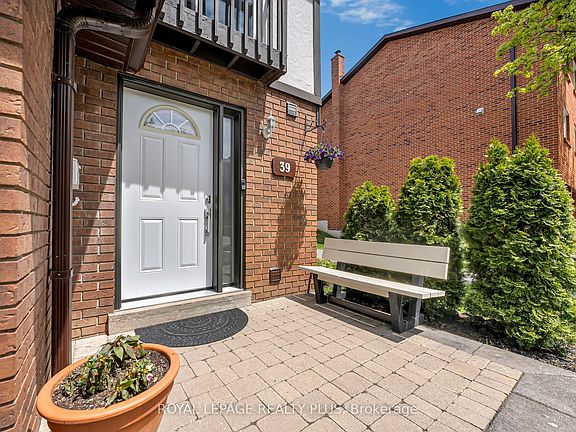 4th image of 1755 Rathburn Rd E #39
