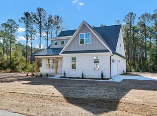 101 Captains Lane, Sneads Ferry, NC 28460