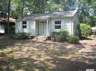 325 Oak Dr, Cutchogue, NY 11935