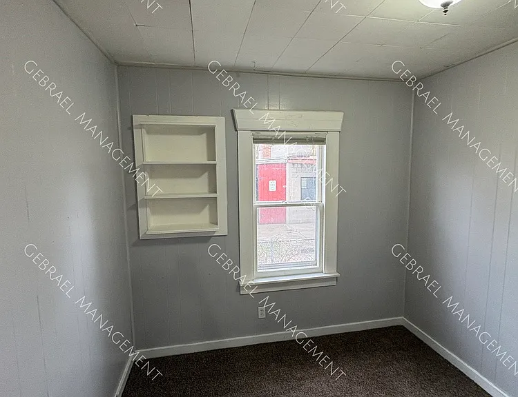 743 Neubert Ave — Photo 3