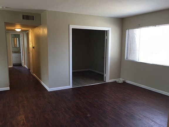 2nd image of 412 E Washington Ave APT 4