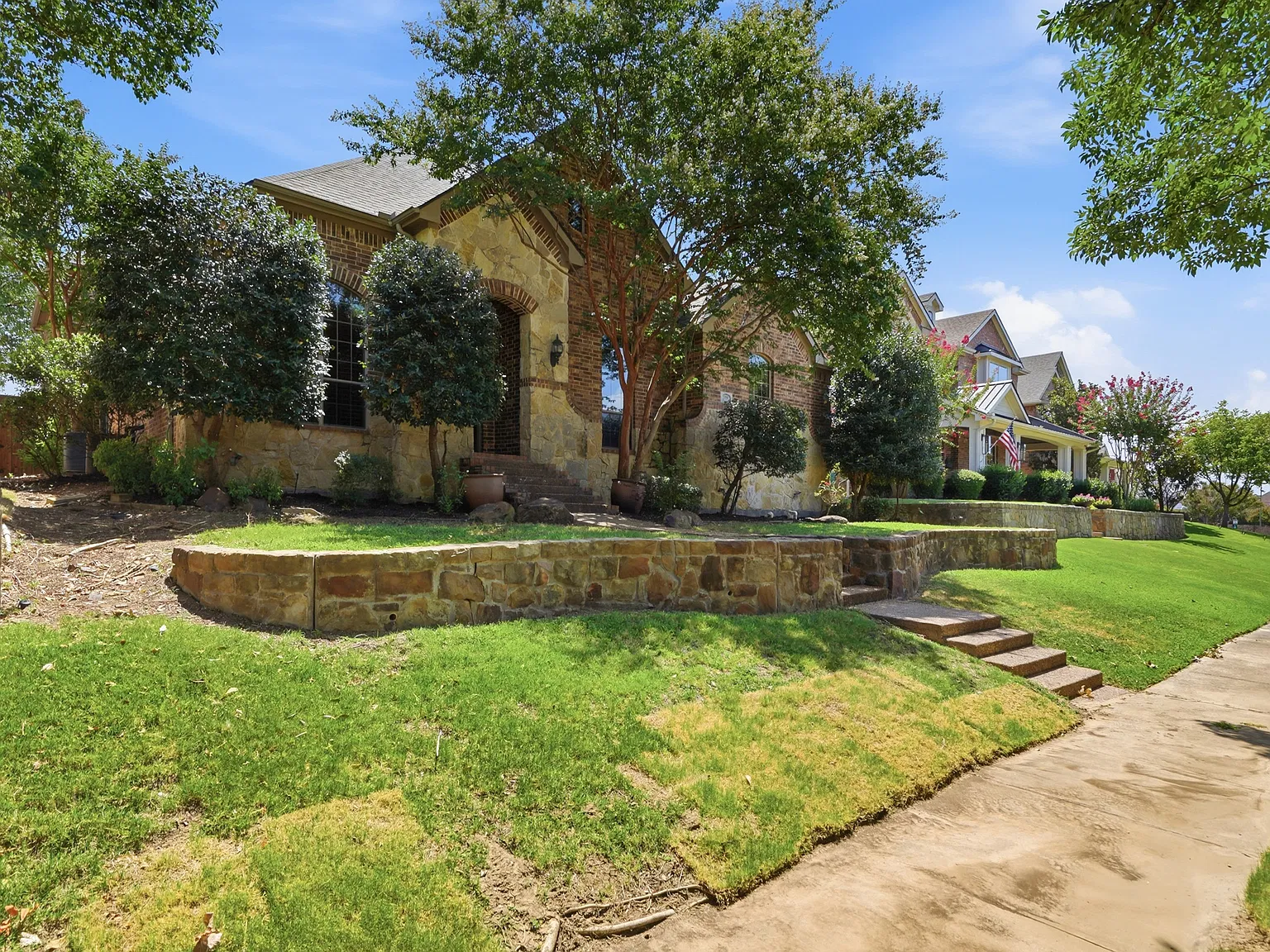 3 bed, 2999 sqft, $3,800 — Photo 3