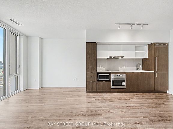 4th image of 138 Downes St #806