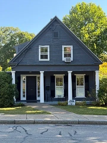 1 bed, 1.0 bath, 700 sqft, $2,200 — Photo 1