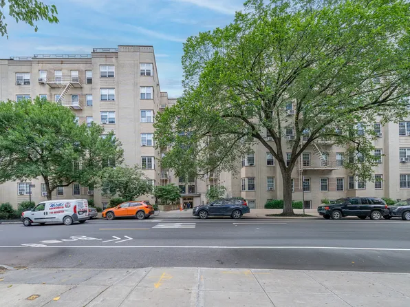 720 Fort Washington Avenue image 17 of 18