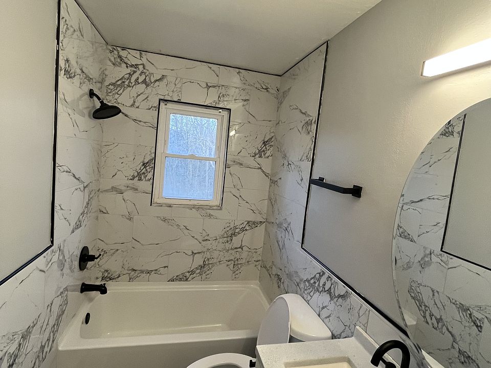 1st image of 2984 Benchwood Rd #1