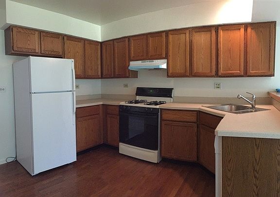 2nd image of 1458 Club Dr