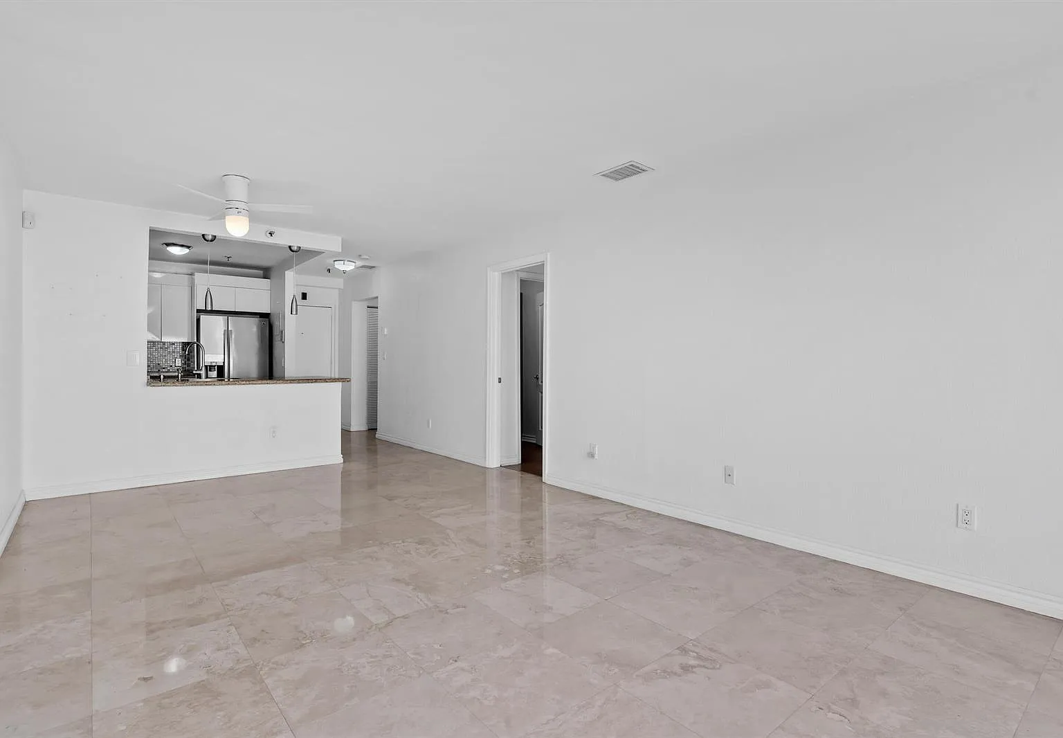 1 bed, 709 sqft, $2,100 — Photo 3