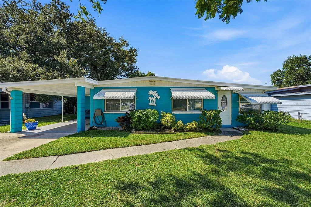2 bed, 1.0 bath, 909 sqft, $2,400 — Photo 2