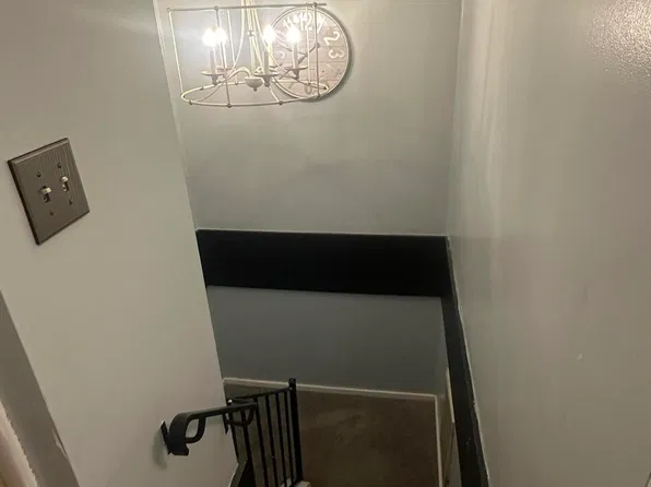 407 Estrada Dr, Belleville, MI 48111