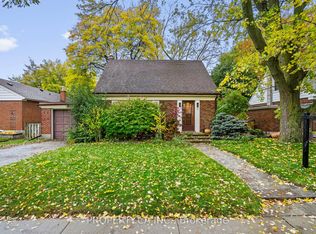 3 Ambleside Ave, Toronto, ON M8Z 2H5