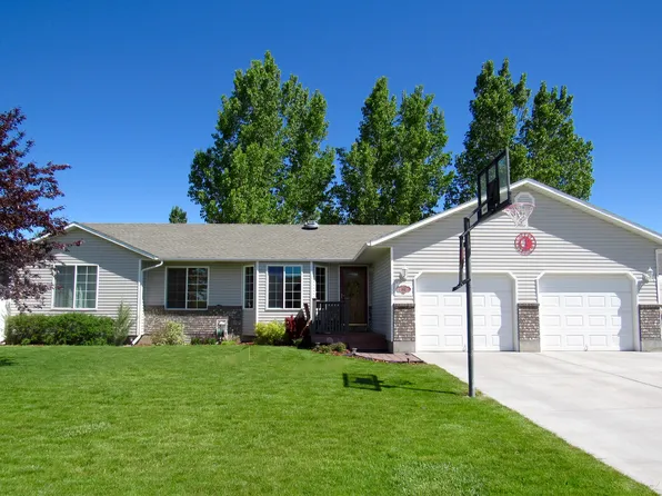 1911 S Eagle Pointe Ct, Ammon, ID 83406