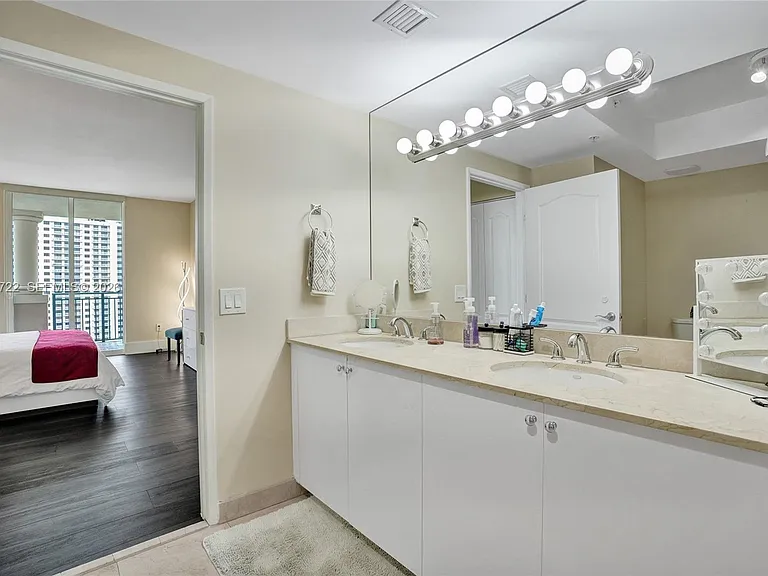 17555 Atlantic Blvd #1202 — Photo 23