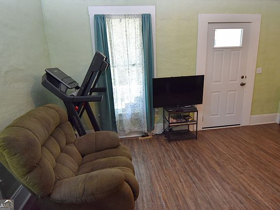 5th image of 115 Lamar St