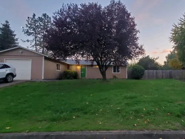 155 Kermanshah St, Roseburg, OR 97471
