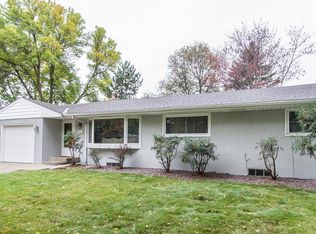 2807 Galtier St, Roseville, MN 55113
