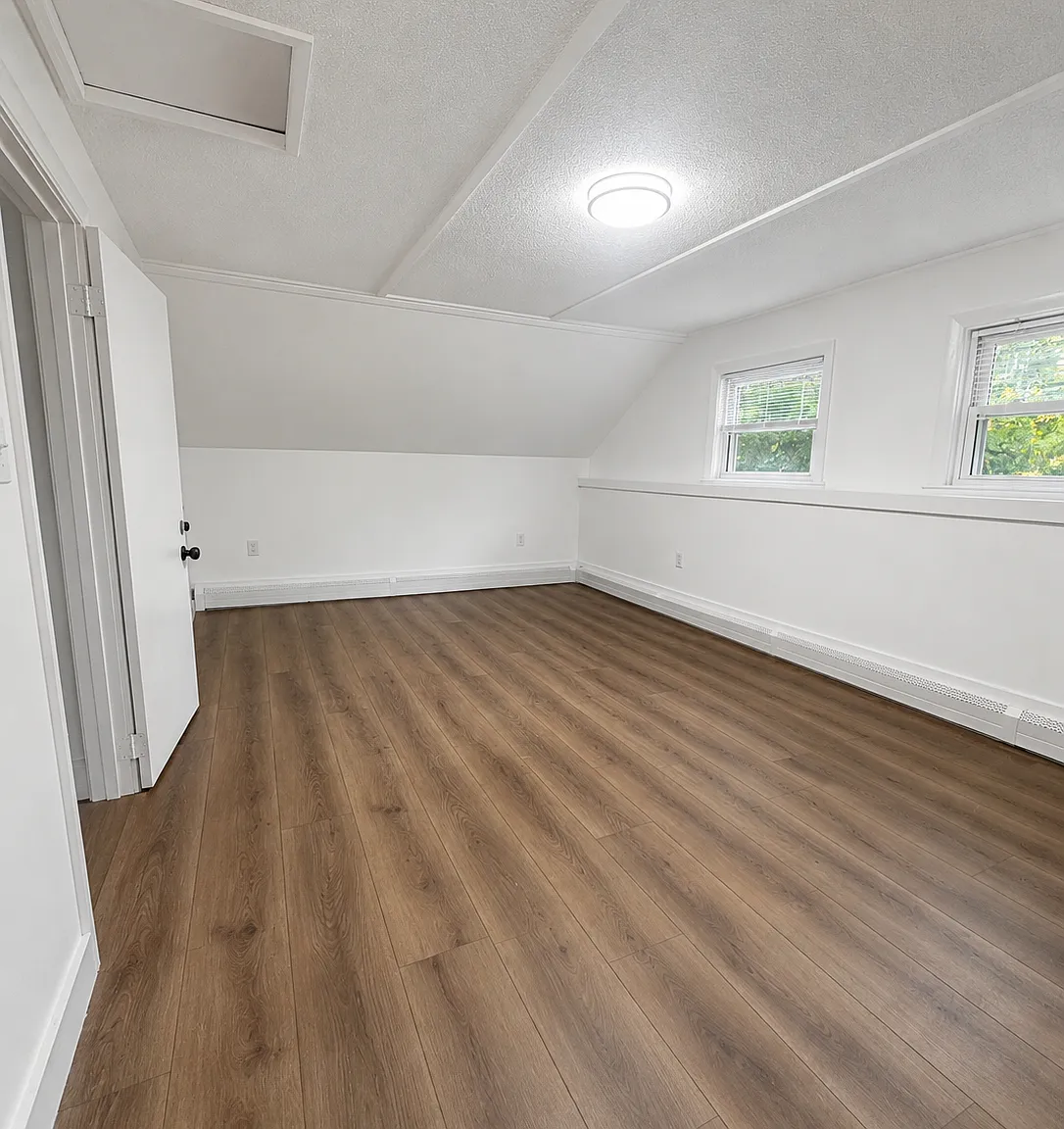 3 bed, 1963 sqft, $3,200 — Photo 4