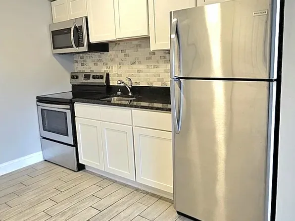 156 Bull Hill Ln, West Haven, CT