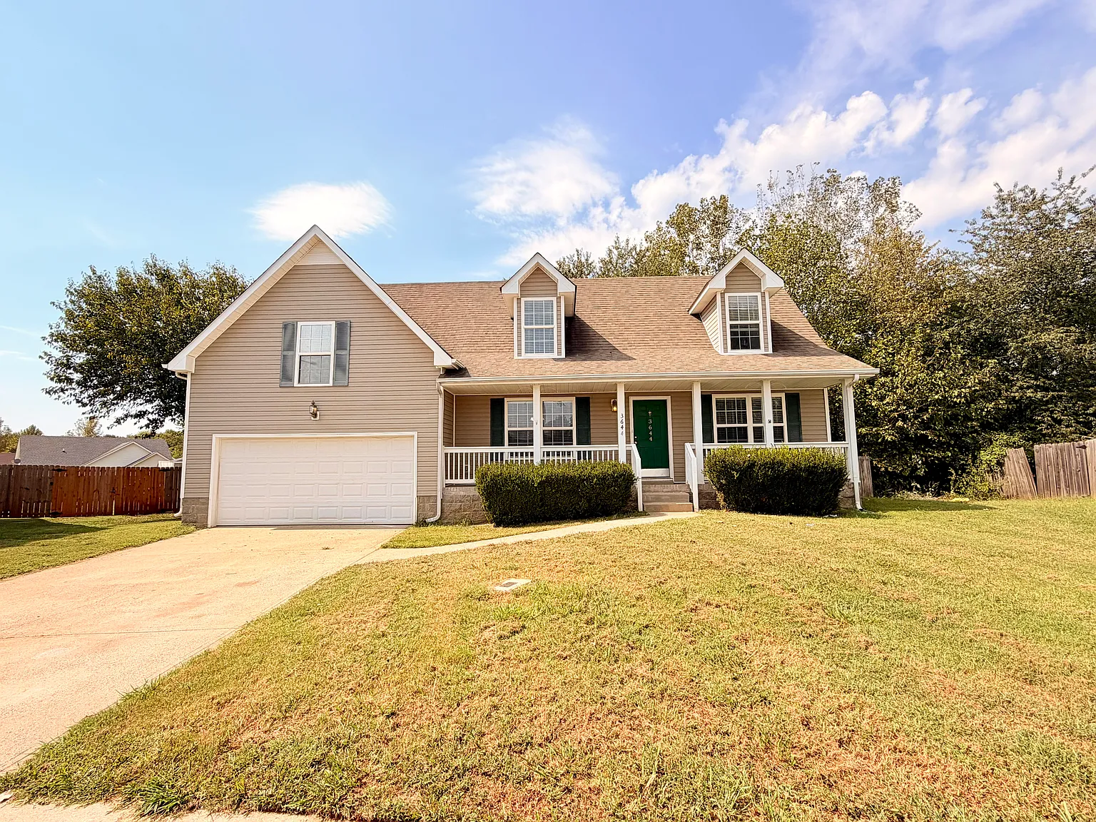 3 bed, 2.5 bath, 1900 sqft, $1,950 — Photo 1