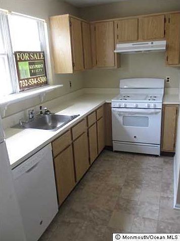 2nd image of 47 Carnaby Close