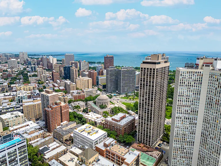 2650 N Lakeview Ave #2801 — Photo 43