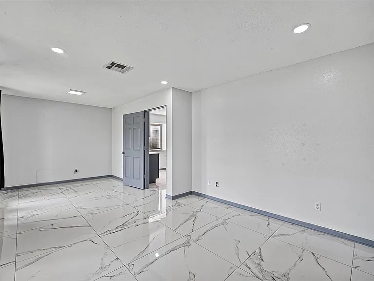 10911 Pecan Dr — Photo 12