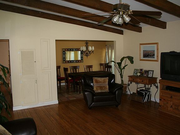 4th image of 2665 E Charlinda St