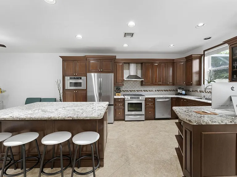 129 Spruce St #0 — Photo 37