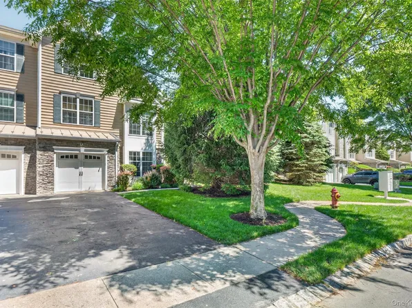 801 Huntington Drive, Fishkill, NY 12524