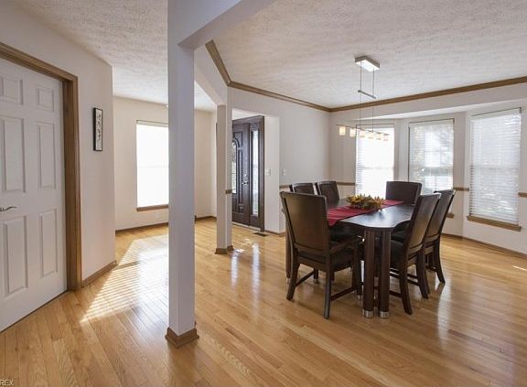 4th image of 27246 Cliffside Cir