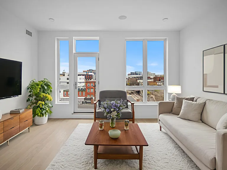 20 W 5th St #Penthouse 6D — Photo 2