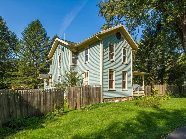 2115 East St, East Palmyra, NY 14513