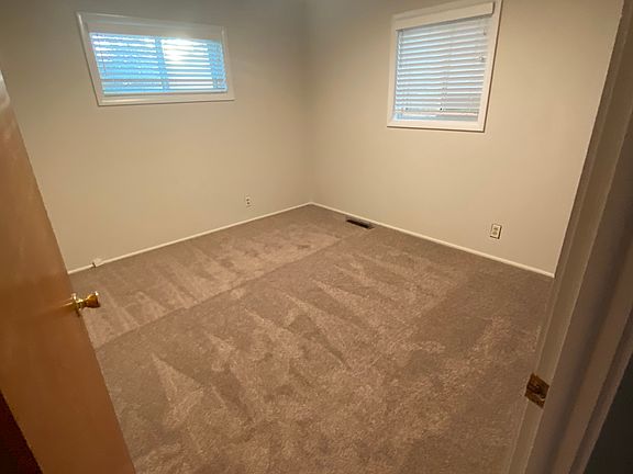 4th image of 148 Carney St
