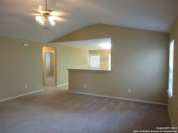 3rd image of 1014 Magnolia Fld