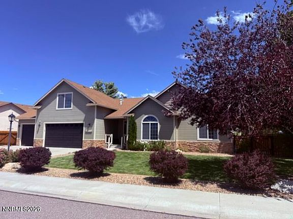 3rd image of 2911 La Cresta Cir