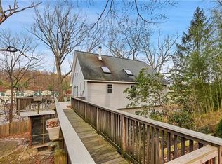 38 Parkway Dr, Cortlandt Manor, NY 10567