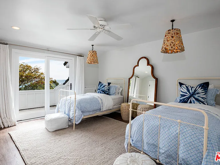 29225 Cliffside Dr — Photo 24