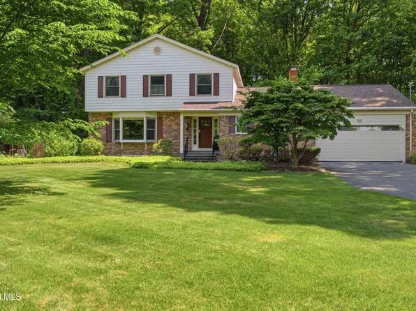 29 Stony Brook Drive, Rexford, NY 12148